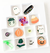 Load image into Gallery viewer, Halloween Countdown Box - Gadget &amp; Cookie mix
